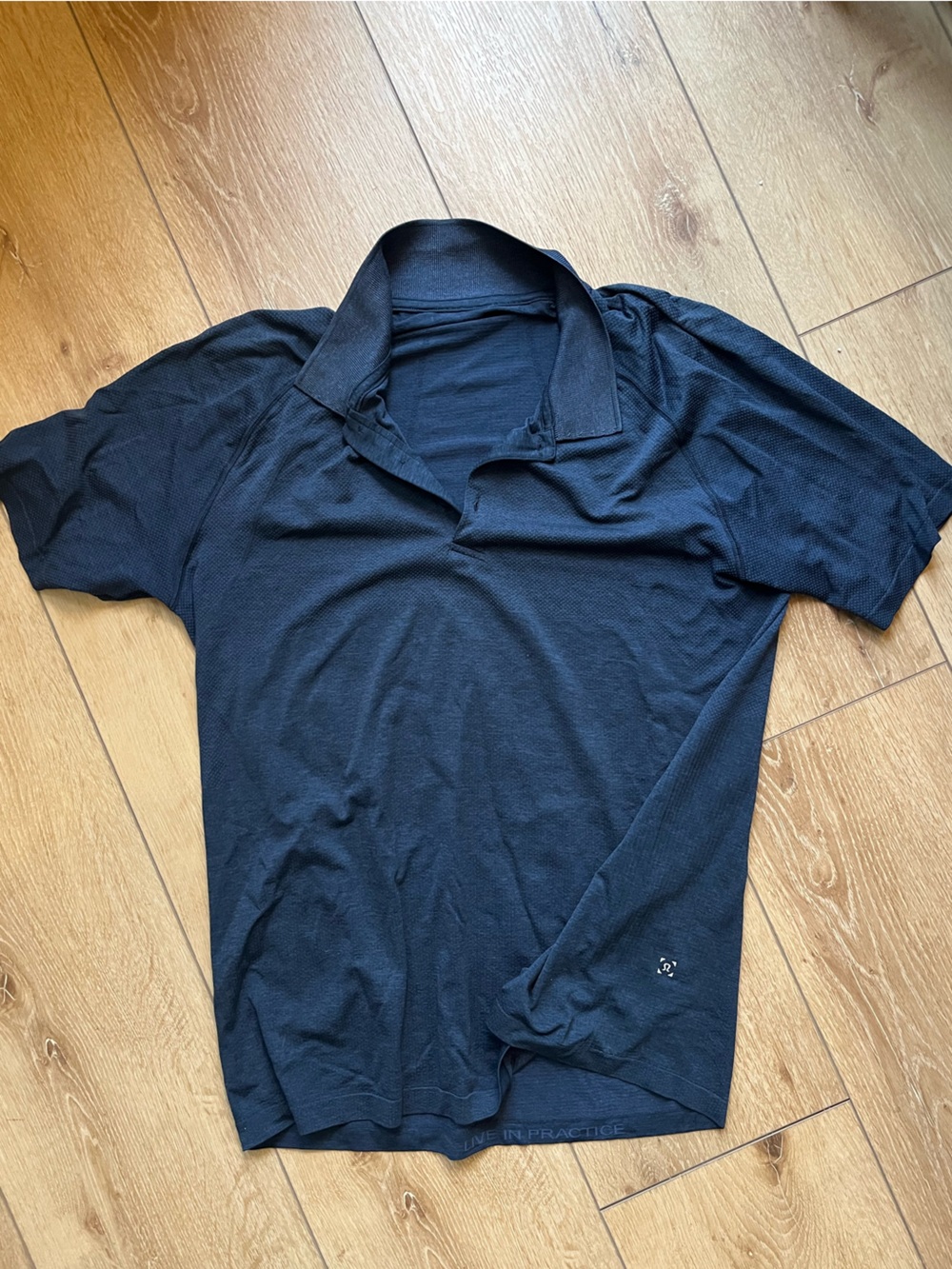 Lululemon men’s navy Live in Practice polo
